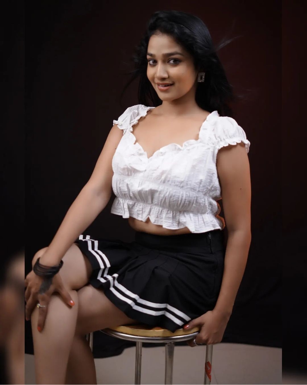 இவளோ ஓப்பனாவா காட்டுவீங்க !! மொத்தமாக காட்டும் லாவண்யா ...